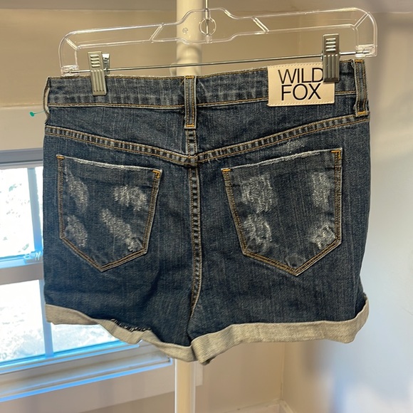 wild fox distressed denim shorts, size 29 - Picture 5 of 5